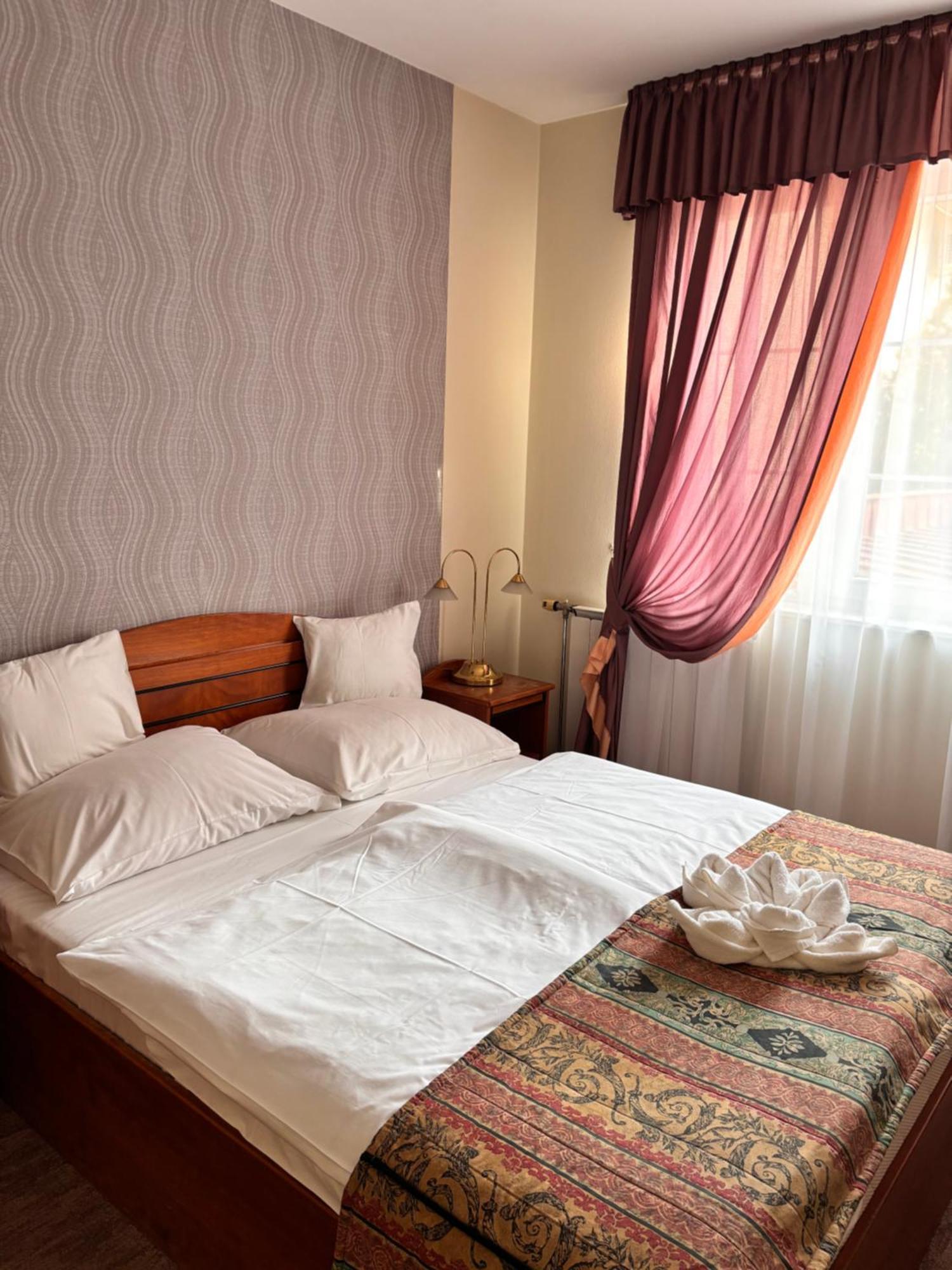 Hotel Erzsebet Hévíz Buitenkant foto