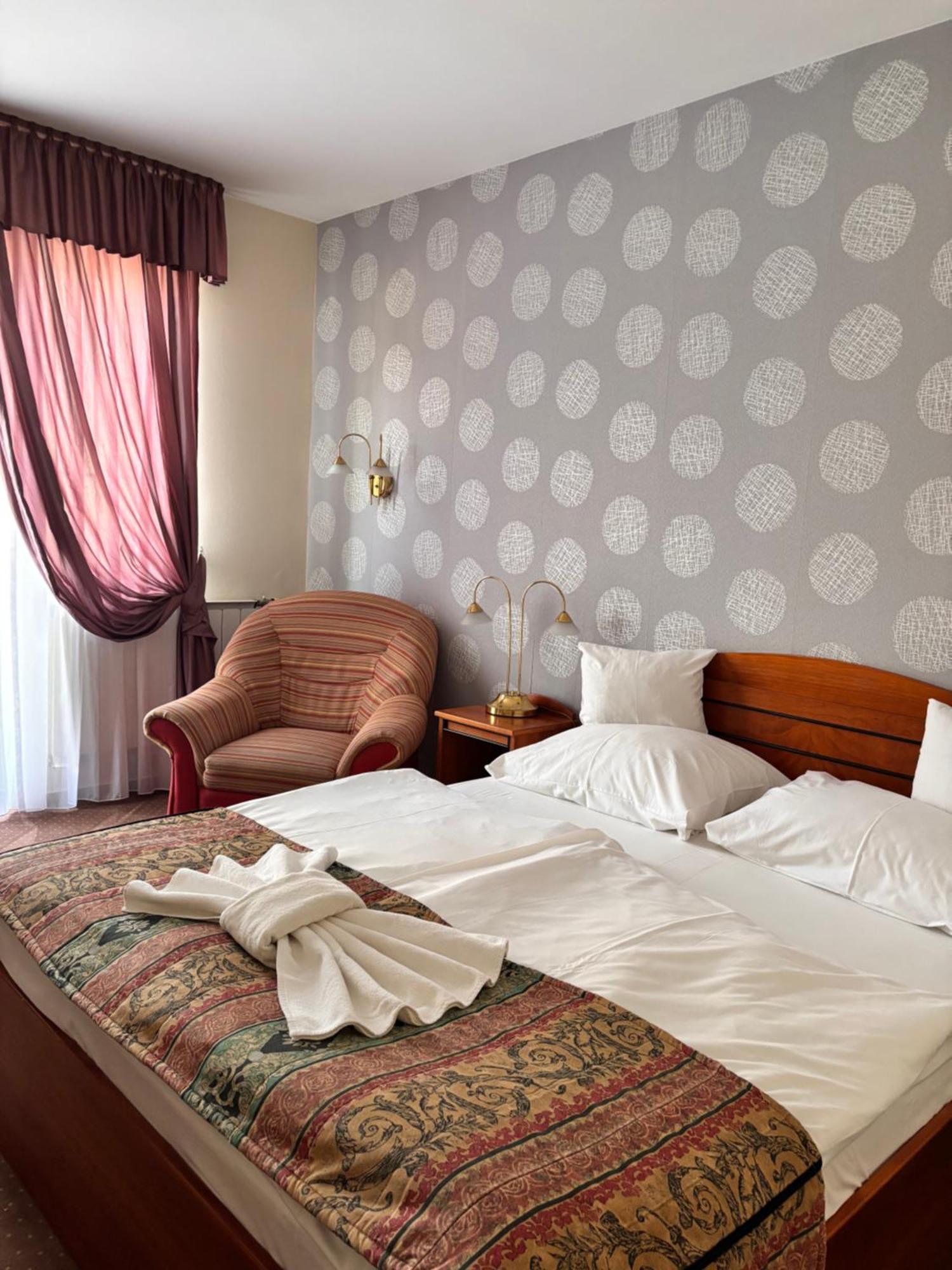 Hotel Erzsebet Hévíz Buitenkant foto