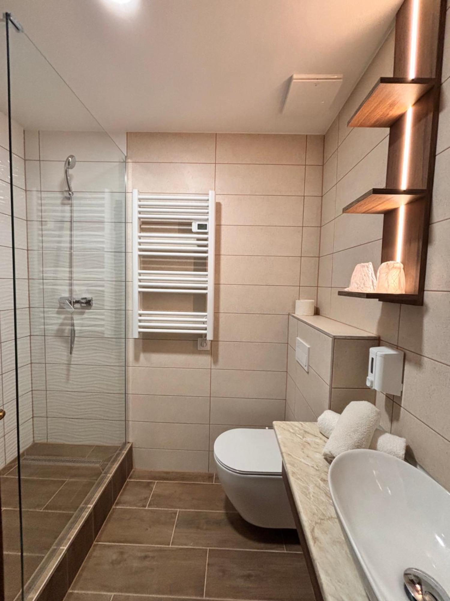 Hotel Erzsebet Hévíz Buitenkant foto