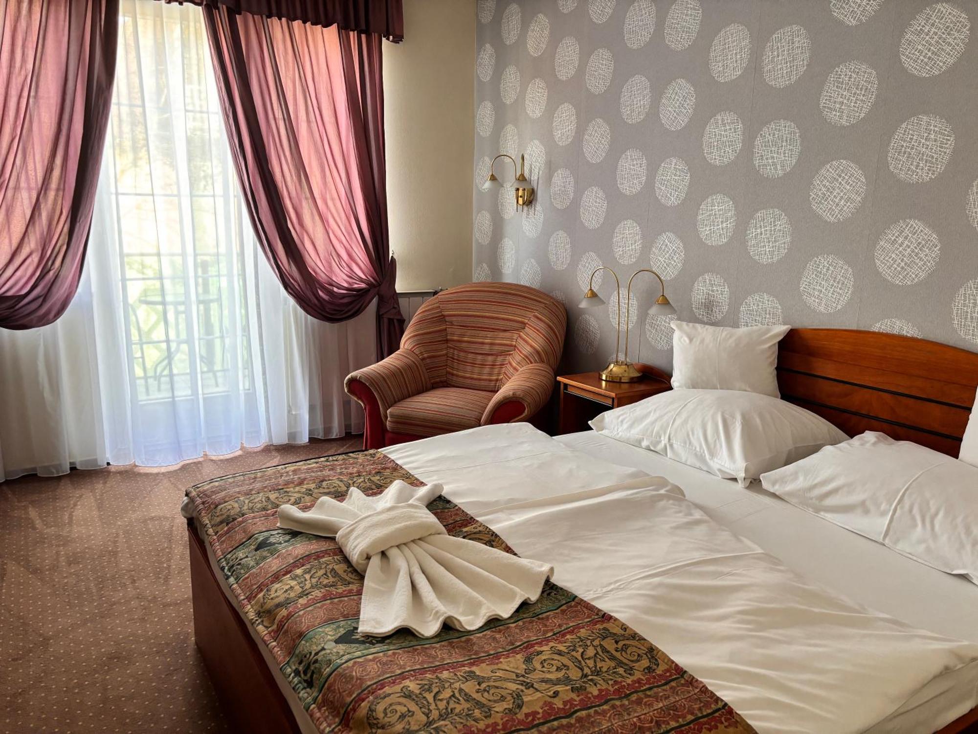 Hotel Erzsebet Hévíz Buitenkant foto