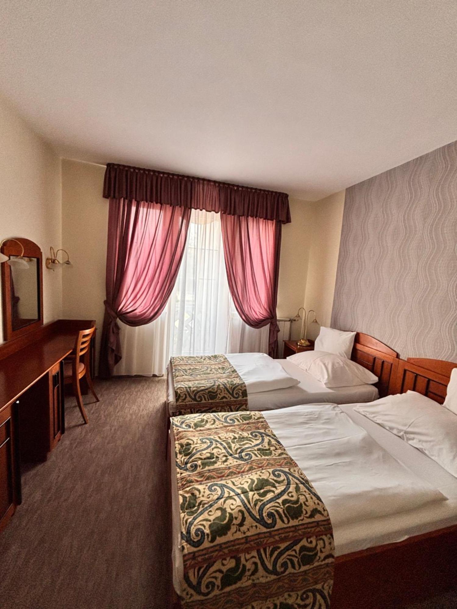 Hotel Erzsebet Hévíz Buitenkant foto