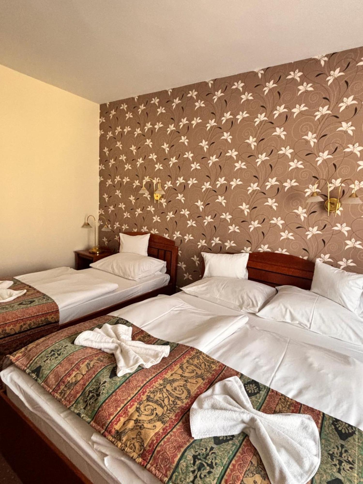 Hotel Erzsebet Hévíz Buitenkant foto