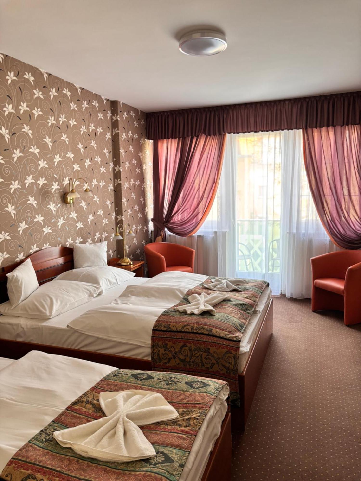 Hotel Erzsebet Hévíz Buitenkant foto