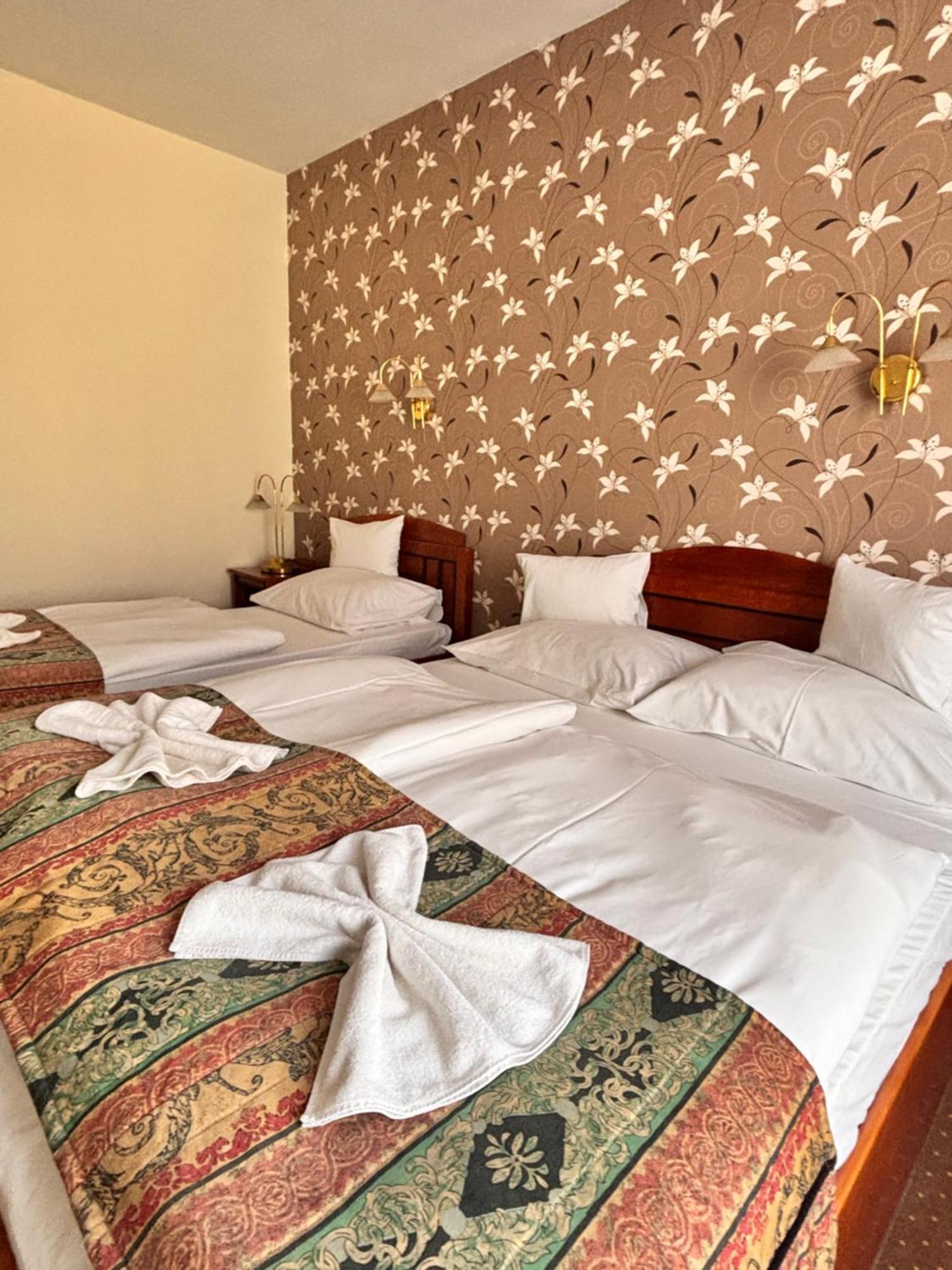 Hotel Erzsebet Hévíz Buitenkant foto