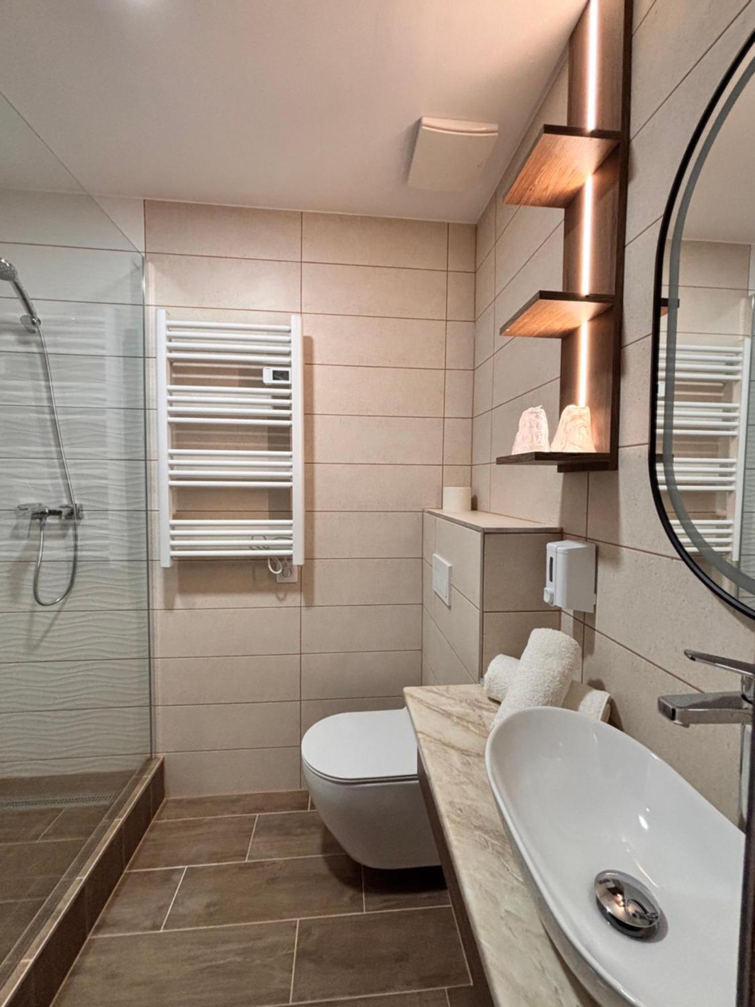 Hotel Erzsebet Hévíz Buitenkant foto