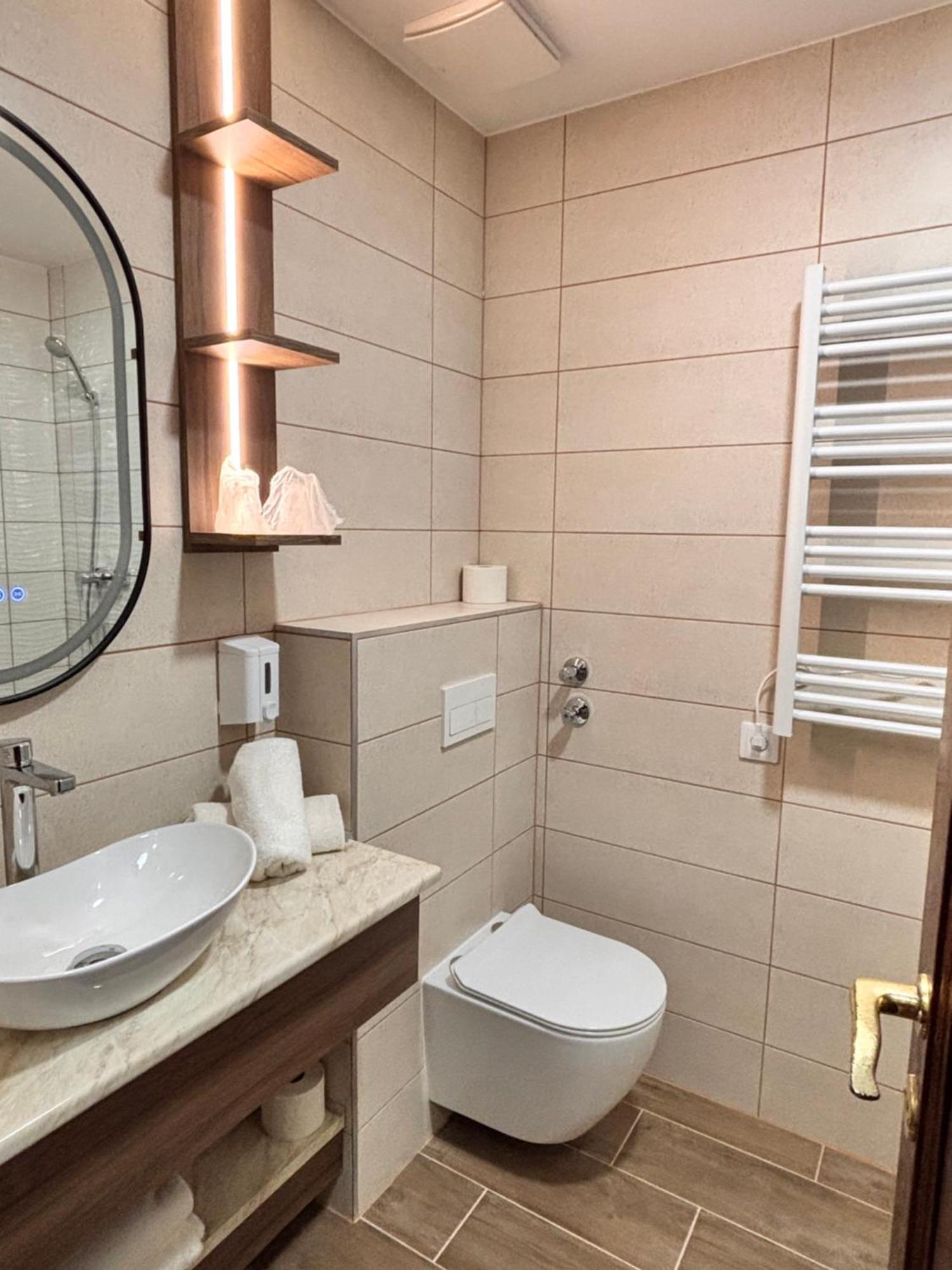 Hotel Erzsebet Hévíz Buitenkant foto